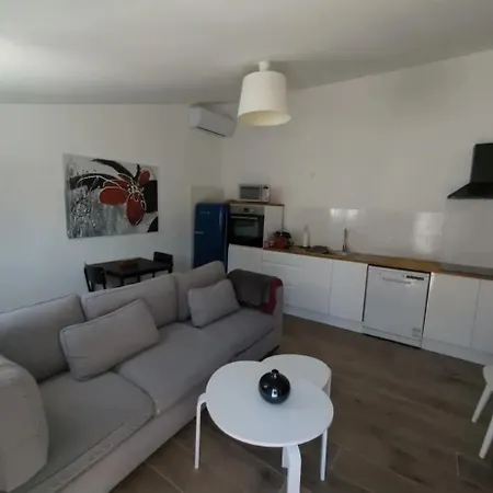 Maison J *